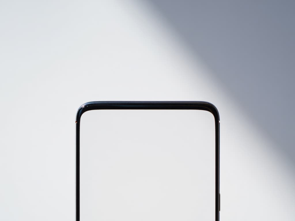 Типы корпусов для iPhone, Samsung и Xiaomi: оригинальный, пластиковый, металлический, стеклянный